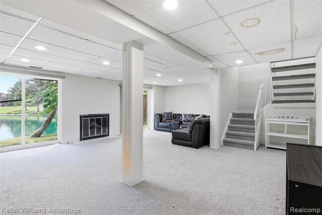 Building Photo - 5271 Wright Way E