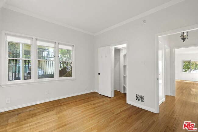 Building Photo - 1326 Londonderry View Dr