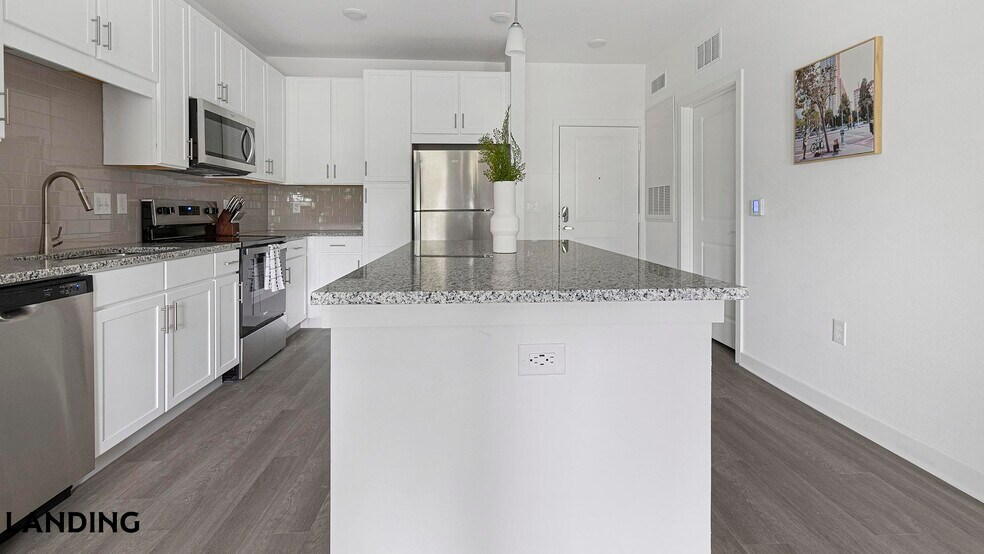 Building Photo - 12525 Tibbets Ln