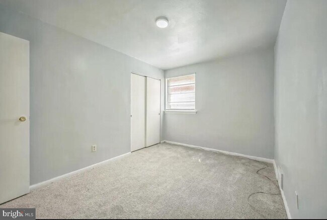 Building Photo - 2619 Tremont St