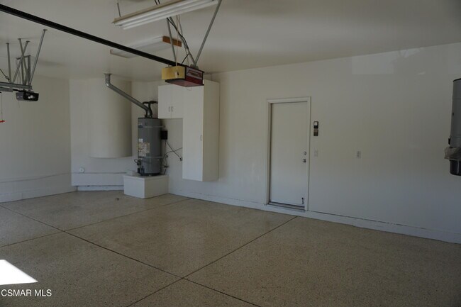 Building Photo - 2033 Yellowthroat Pl