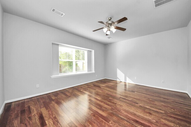 Building Photo - 6306 Bain Dr