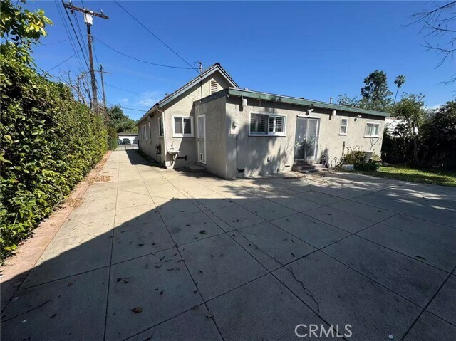Building Photo - 1965 S El Molino Ave