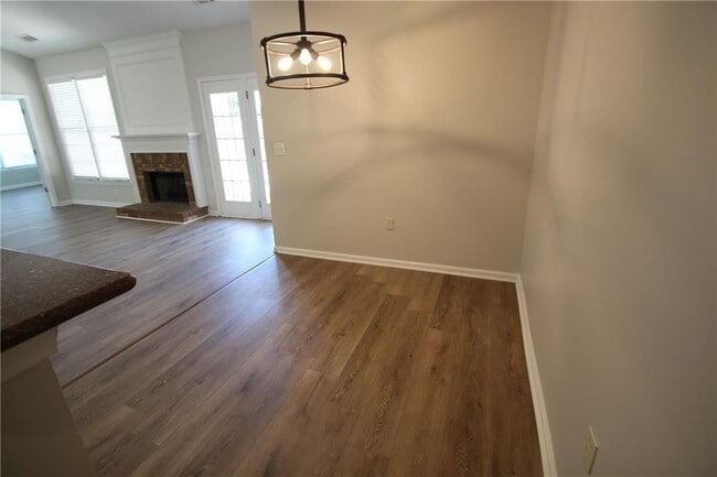Building Photo - 258 Brookcliff Dr NE