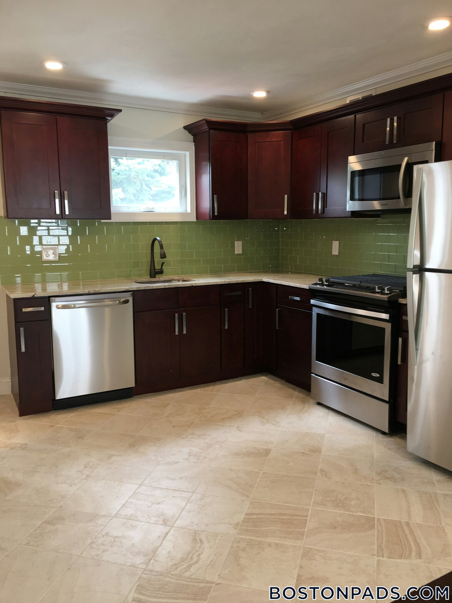 Building Photo - 130 Brooks St