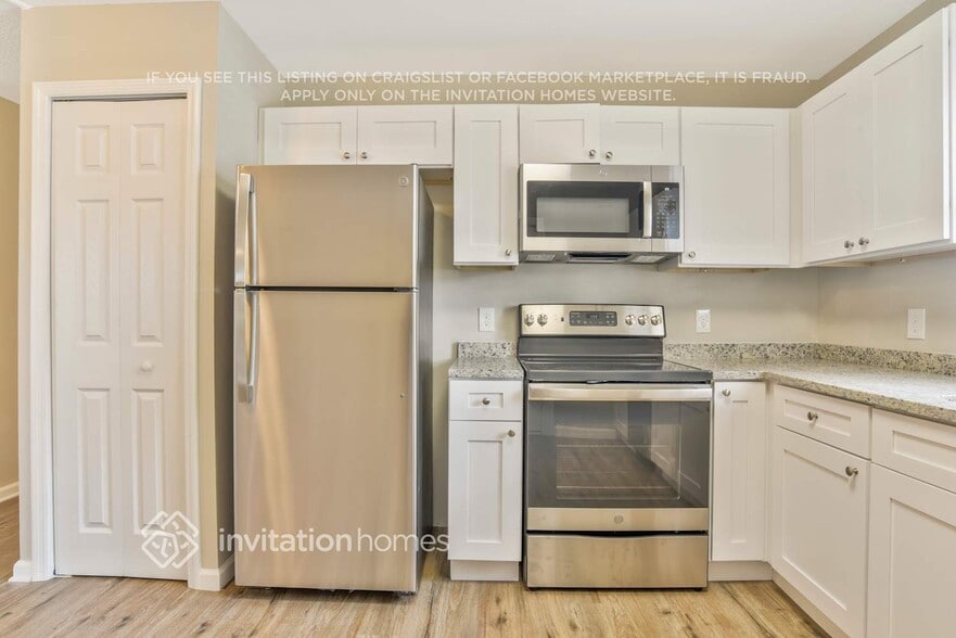 Building Photo - 223 Churchill Ct