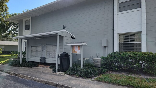 Building Photo - 2nd floor 1 bed/1 bath Unit in Sandlewood ...