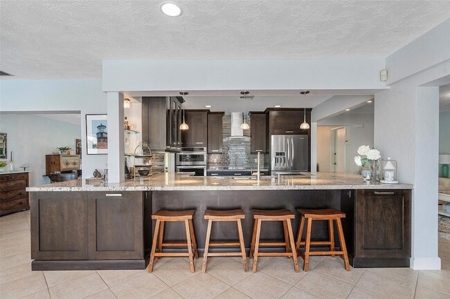 Building Photo - 4510 Bayview Dr