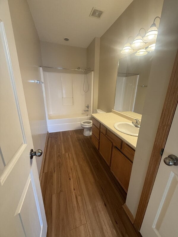 Building Photo - 1380 SE Florence Dr