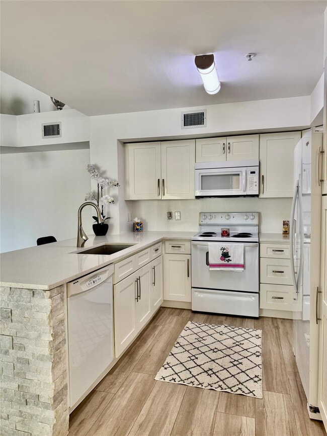 Building Photo - 4856 N State Rd 7