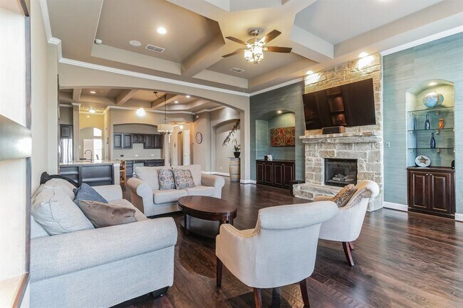 Building Photo - 5900 Lipan Apache Bend
