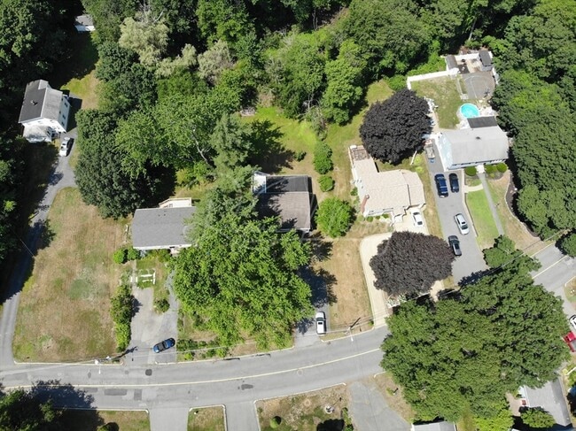 Building Photo - 330 Swains Pond Ave