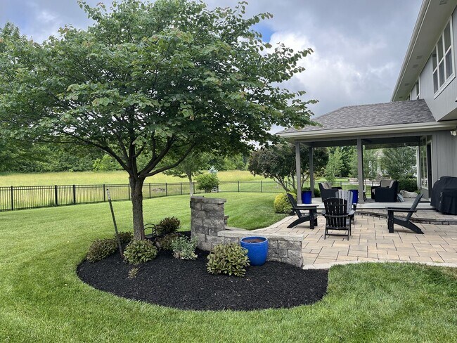 Building Photo - 5BR/5BA | Single Family Home | 3-Car Garage Parking | Fenced backyard