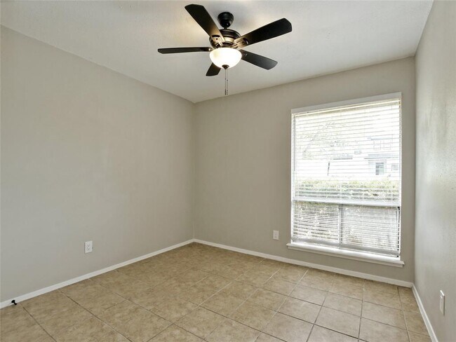 Building Photo - 5255 Meadow Creek Dr