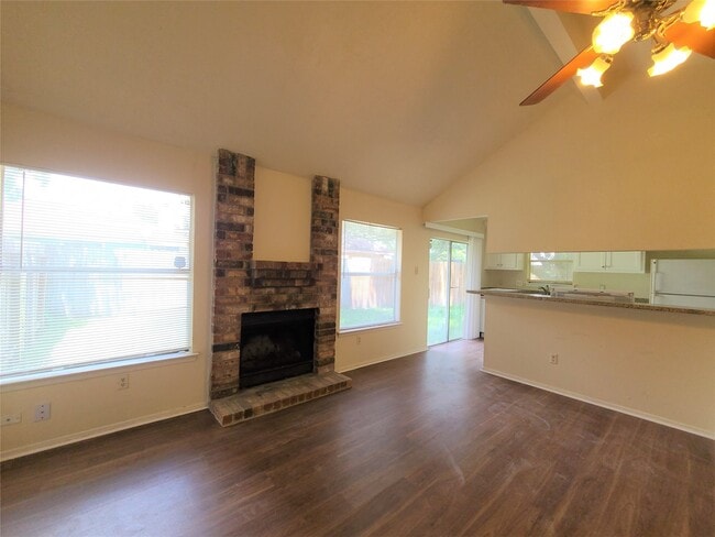 Building Photo - 11166 Thunderhaven Dr