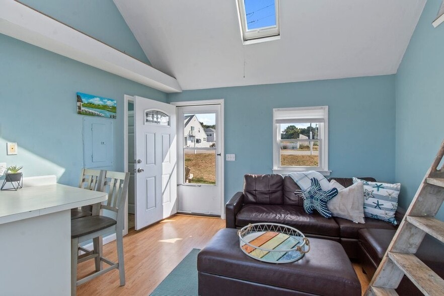 Building Photo - 12 Lower County Rd