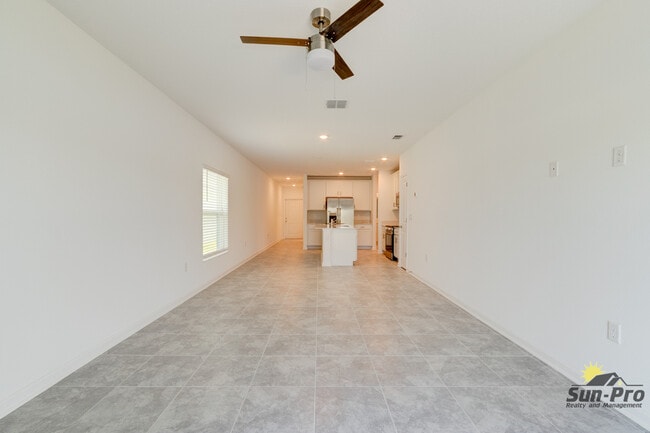 Building Photo - 2123 Green Valley St