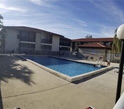 Building Photo - 3006 Coral Ridge Dr