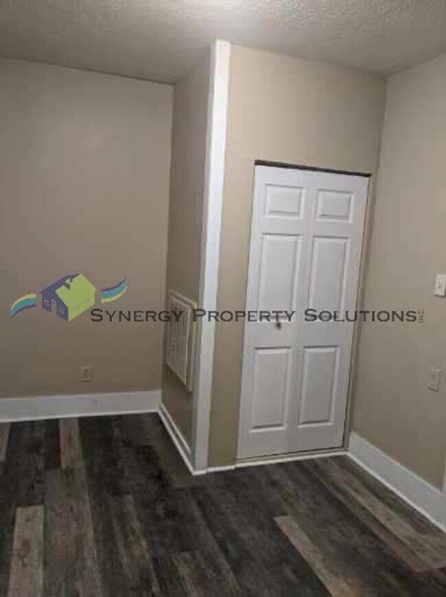 Building Photo - Sturges Ave. 143 - 145