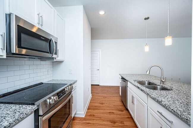 Building Photo - Modern 2 Bedroom Apartment In Manchester D...