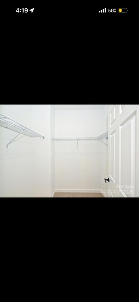 Building Photo - 2735 Primrose Ave