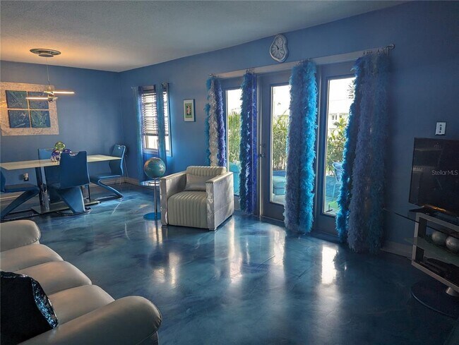 Building Photo - 5011 Starfish Dr SE