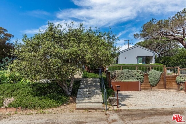 Building Photo - 28036 Sea Ln Dr