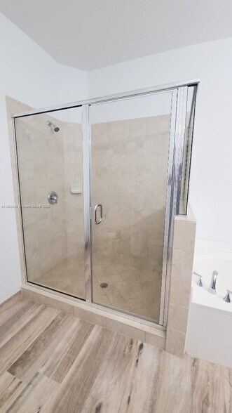 Building Photo - 265 Las Brisas Cir