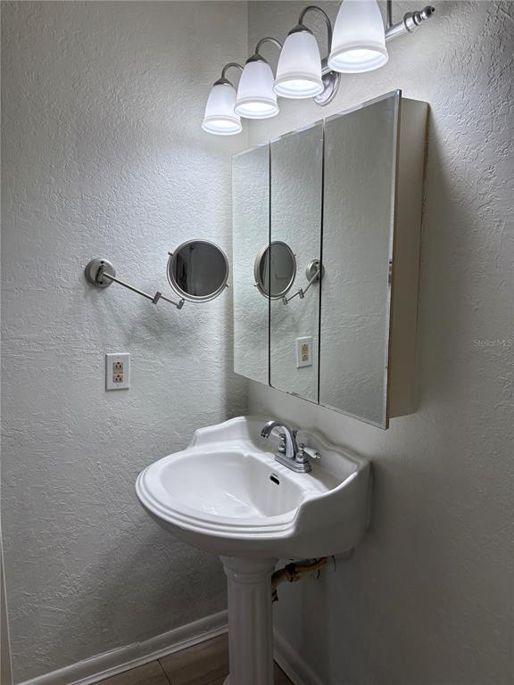 Building Photo - 5601 Rosebriar Way
