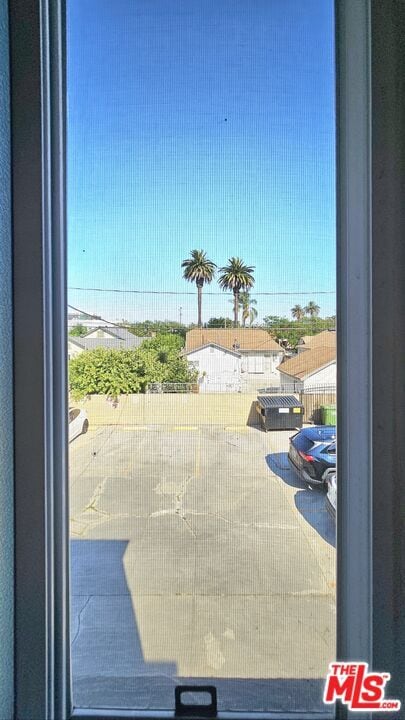 Building Photo - 1022 S Norton Ave