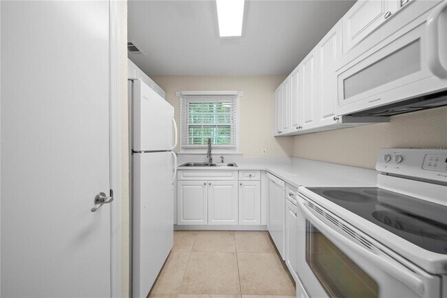 Building Photo - 13713 Juniper Blossom Dr