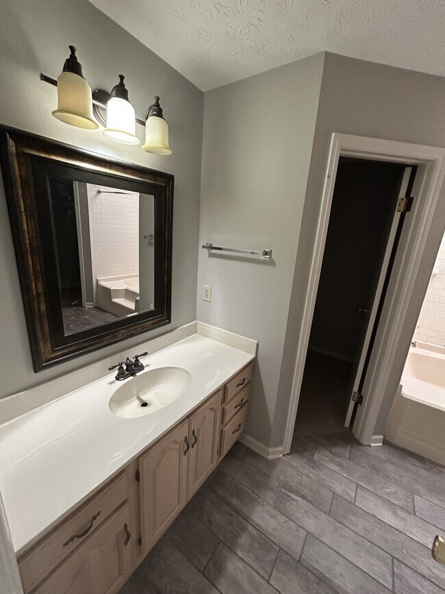 Building Photo - 7136 Breckenridge Dr