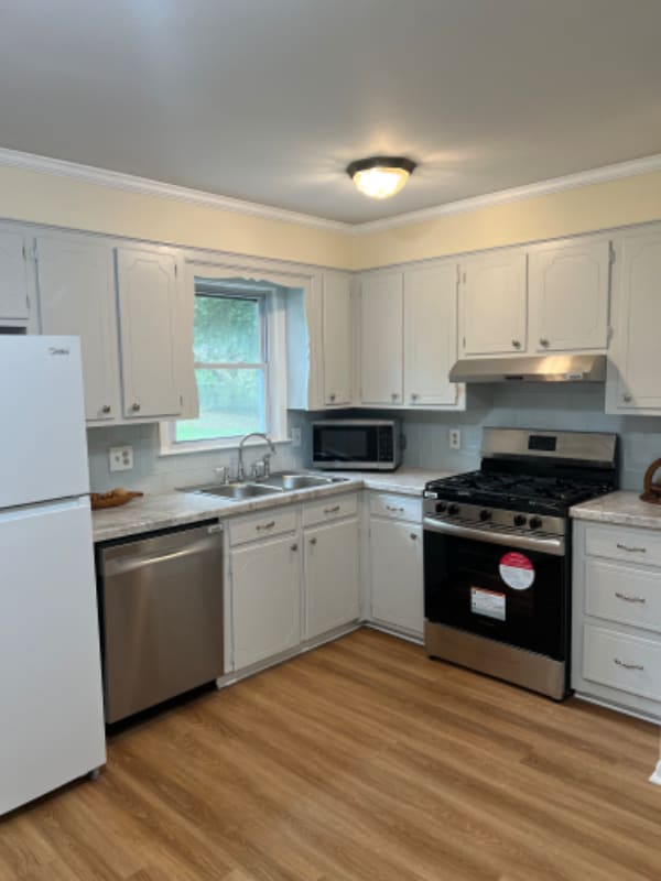 Building Photo - 3179 River Oak Rd