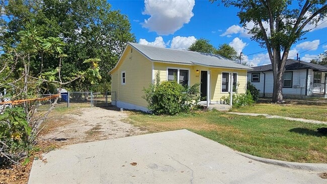 Building Photo - 1614 N Lynn St