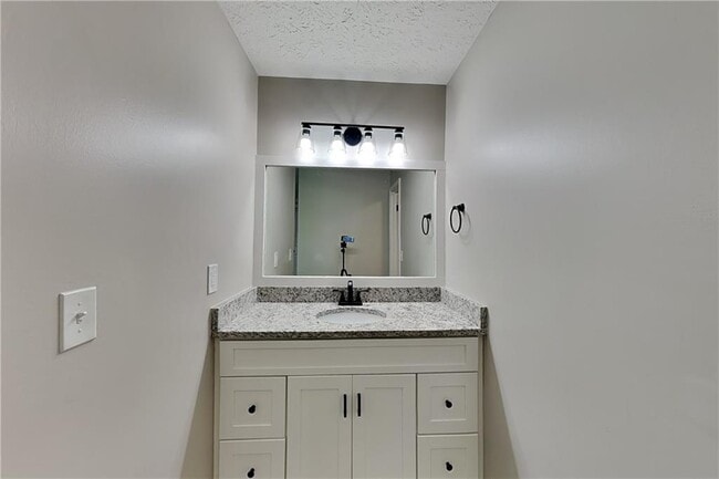 Building Photo - 107 Hartley Woods Dr