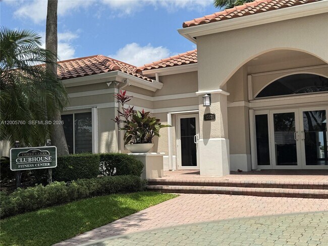 Building Photo - 15071 SW 136th Pl