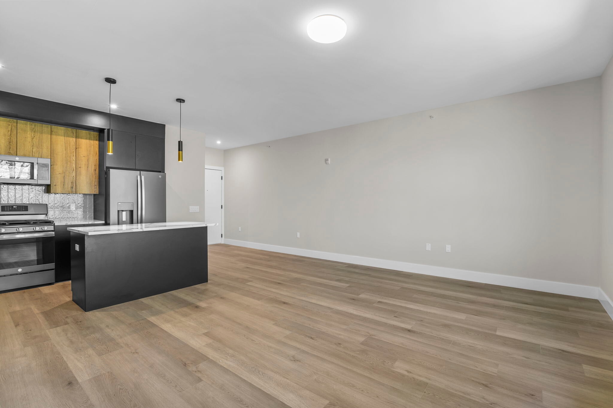 Building Photo - 2021 Jones Rd