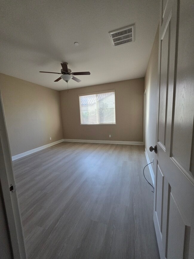 Building Photo - 1653 Clover Ct