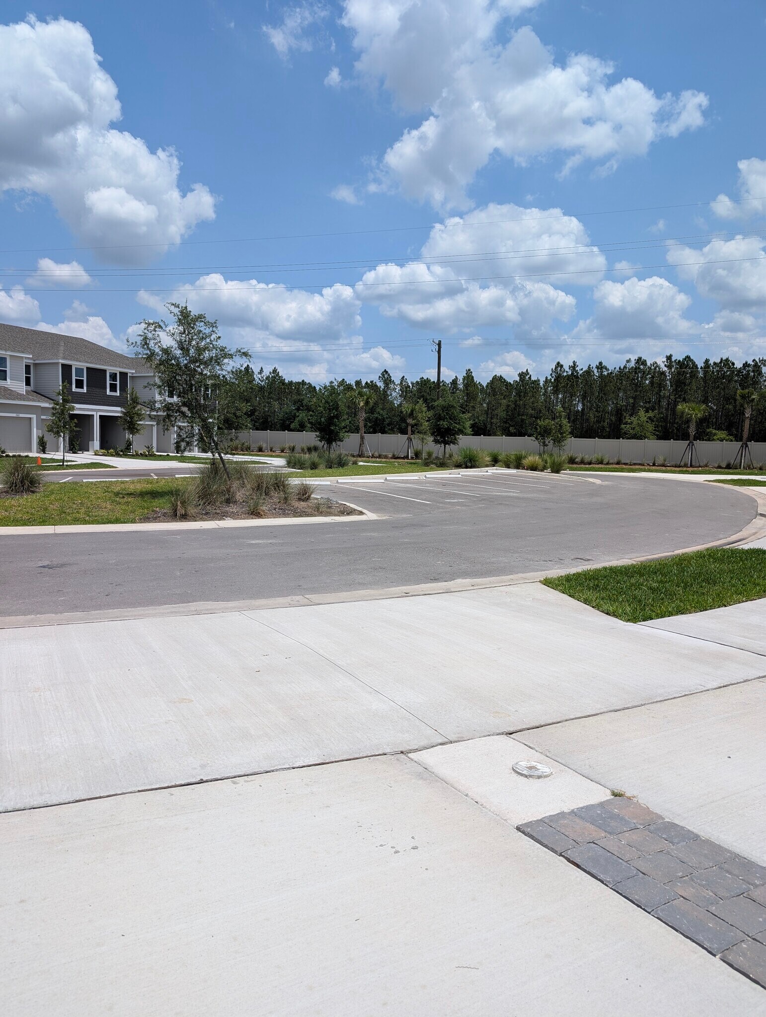 Building Photo - 2093 Hallier Cv