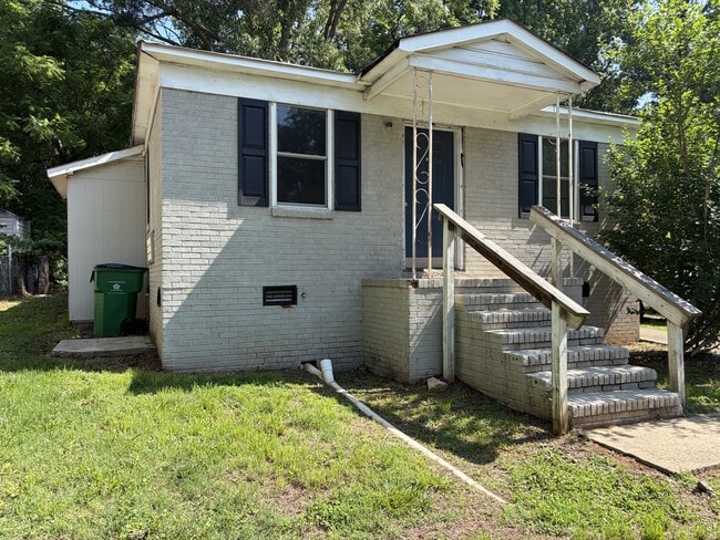 Building Photo - 932 Wainwright Ave