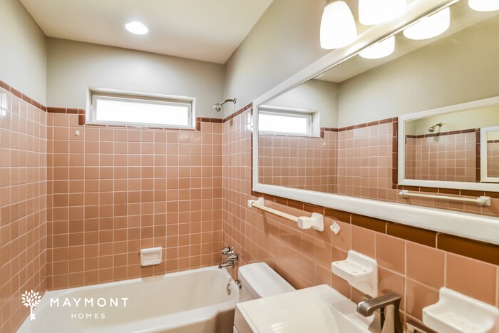 Building Photo - 740 Duval Dr