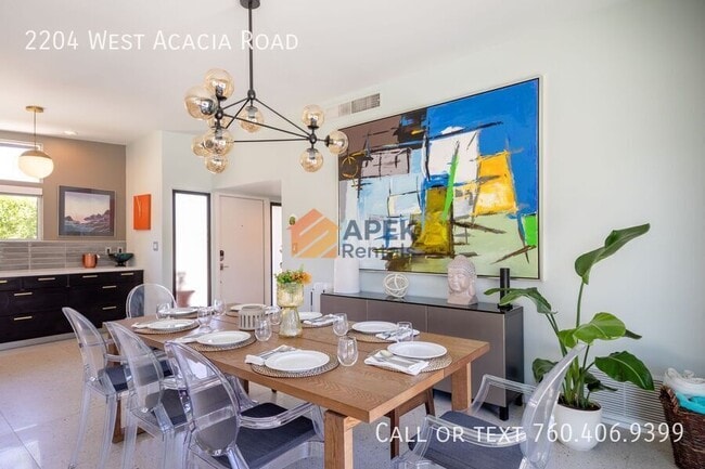 Building Photo - 2204 W Acacia Rd