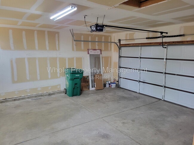 Building Photo - 17685 E Temple Dr