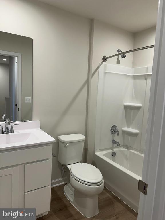 Building Photo - 645 Laurelwood Cir