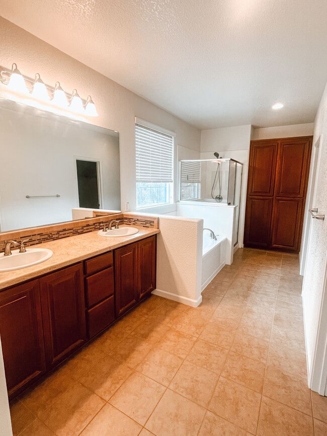 Building Photo - 2356 Cantalise Dr