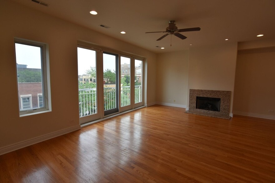 Building Photo - 5140 N Clark St