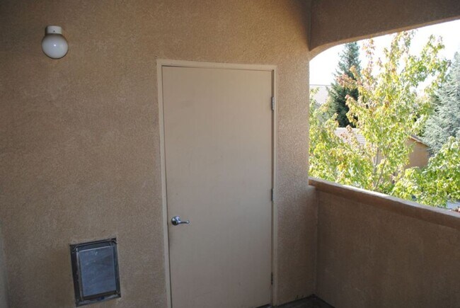 Building Photo - 501 Gibson Dr
