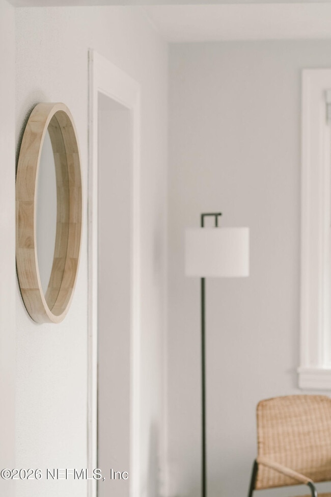 Building Photo - 212 Oak St