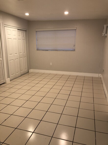 Building Photo - 8962 SW 40th Terrace