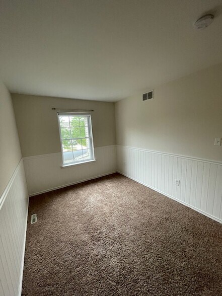 Building Photo - 8116 Heritage Dr